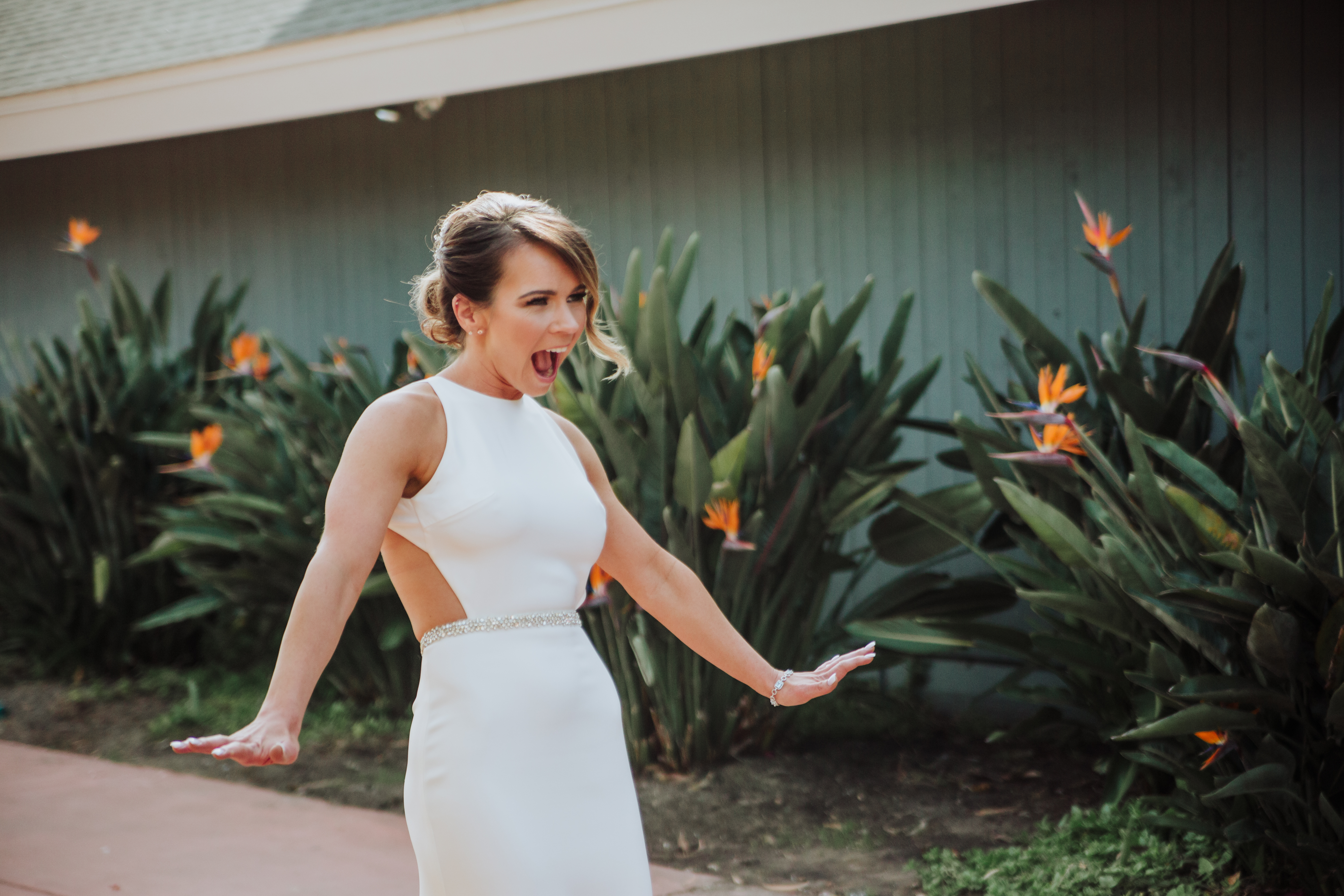 First lookat a Romantic Style San Diego Wedding at Marina Village by Kylie Rae Photography