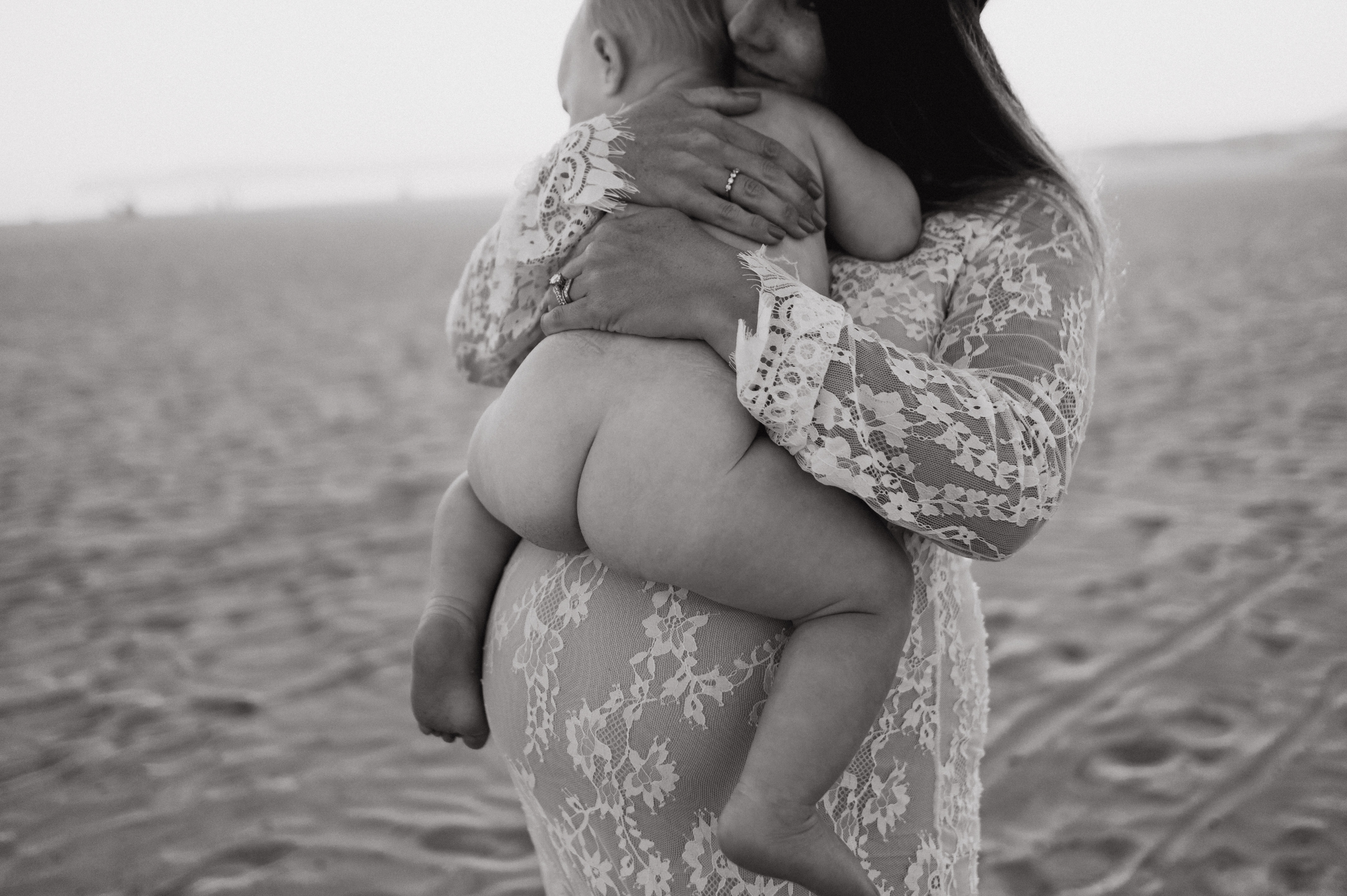 Mama and baby maternityfamily session at Coronado Beach by Kylie Rae Photography