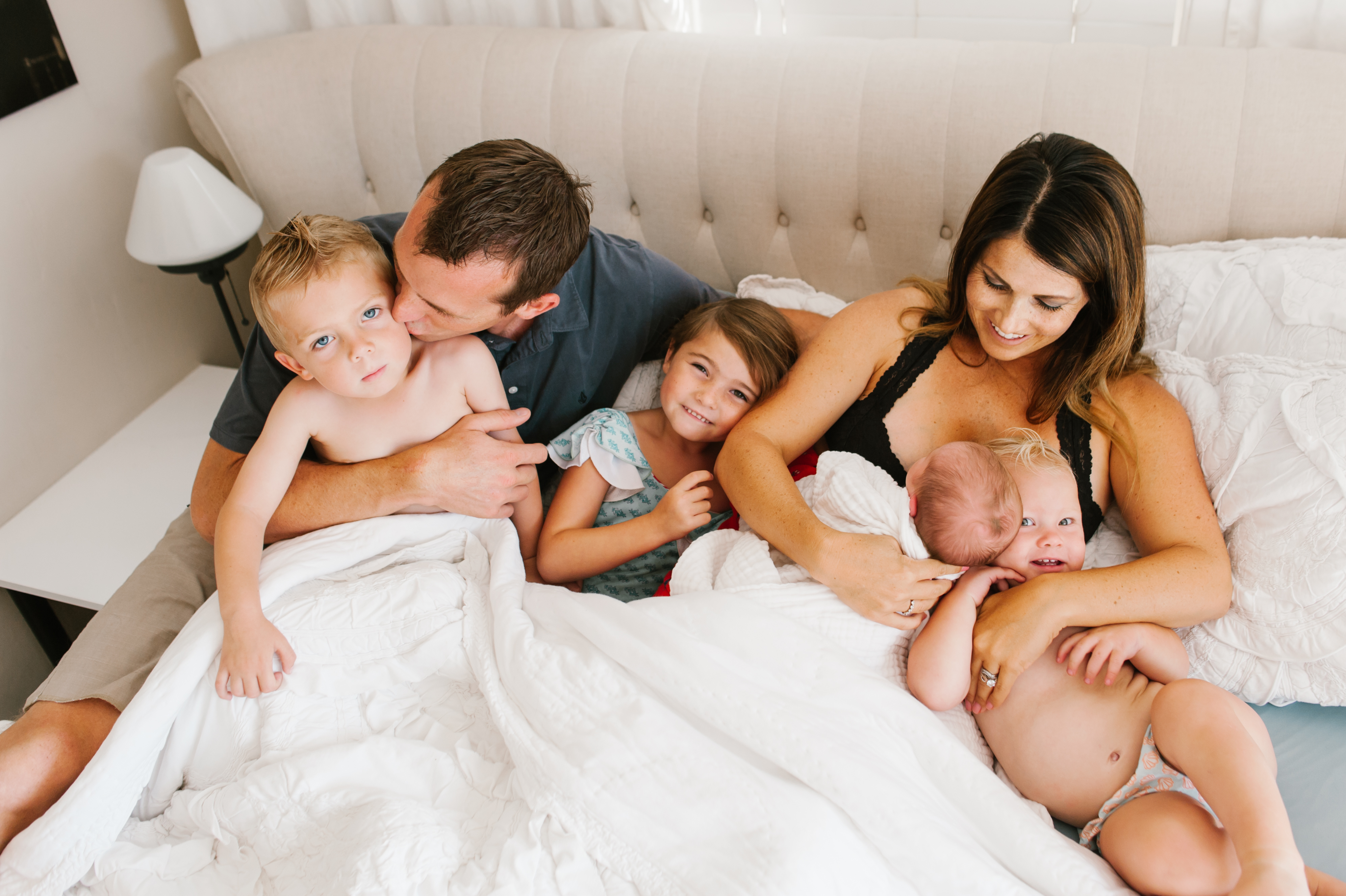 Big Family Lifestyle In Home Family Session by Kylie Rae Photography